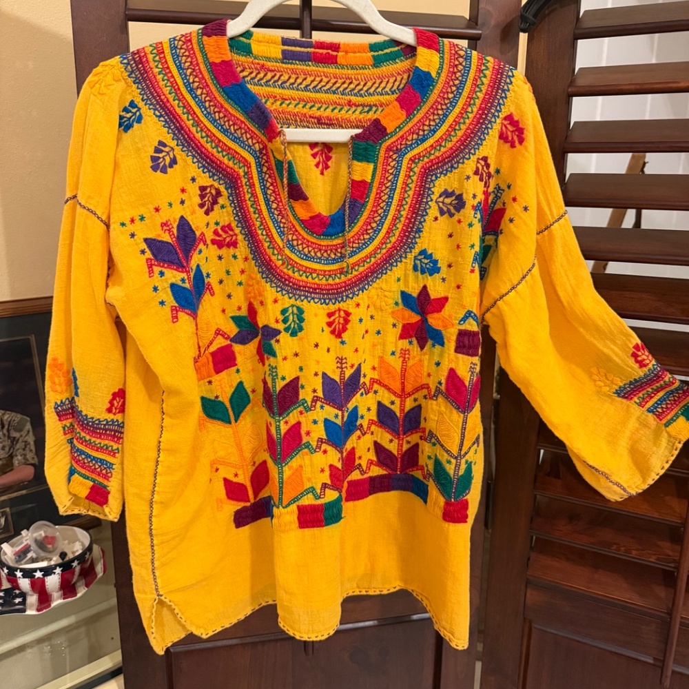 VNT MEXICAN HAND-EMBROIDERED BLOUSE SIZE M/L SUNFLOWER YELLOW